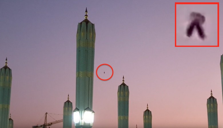 Странный объект над мечетью Пророка в Саудовской Аравии
