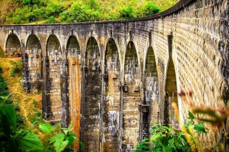 Загадочные артефакты прошлого: арочный мост в Шри-Ланке