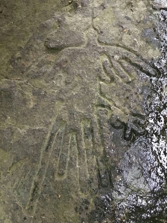 В России обнаружен петроглиф, напоминающий рисунок с плато Наска