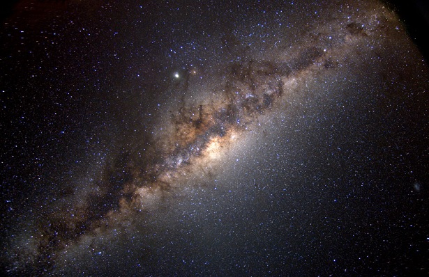 Почти каждая звездная система в нашей Галактике может иметь обитаемые планеты