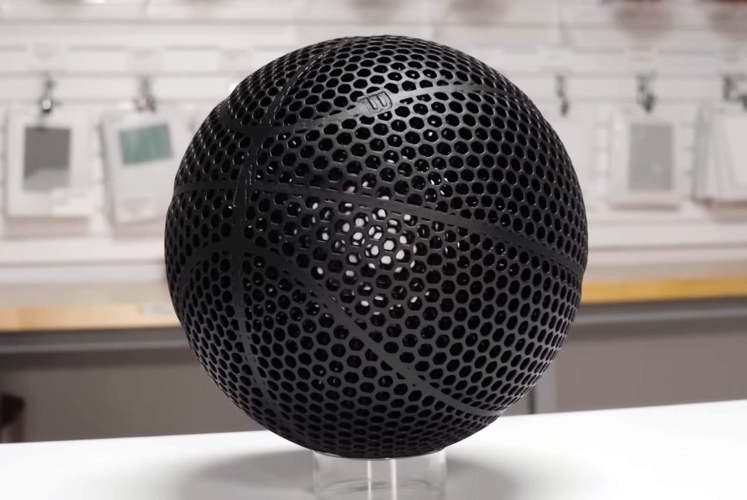 Компания создает прозрачный баскетбольный мяч