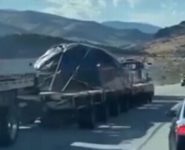 Рядом с «Зоной 51» заметили грузовик с загадочным объектом в форме диска