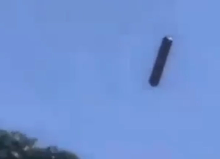 Ури Геллер опубликовал видео предполагаемого цилиндрического НЛО