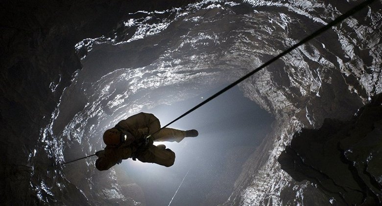 Российские спелеологи установили новый рекорд: они спустились вглубь Земли на 2212 метров