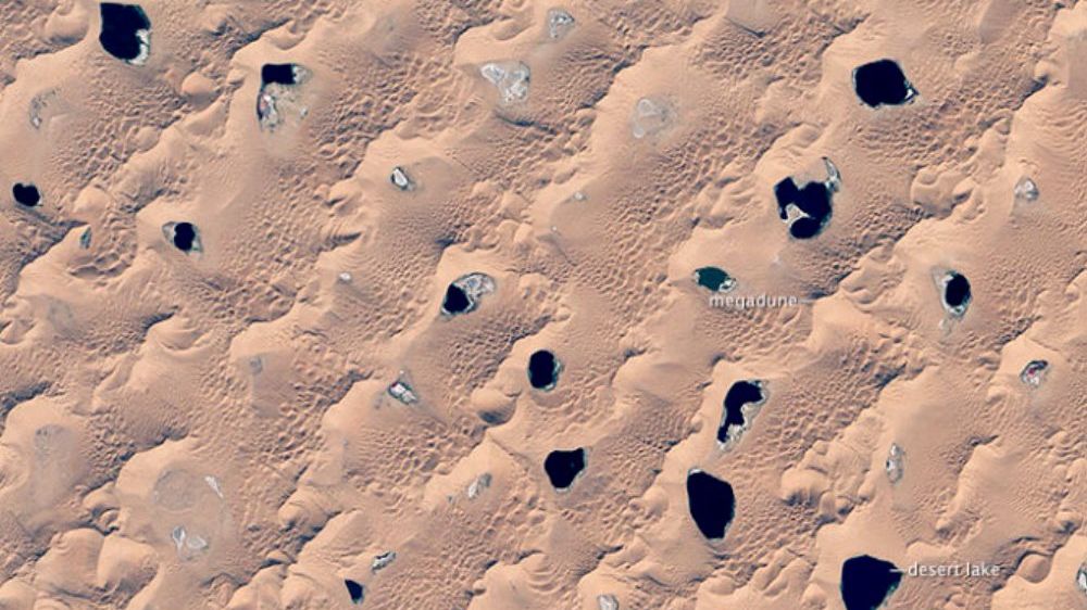 Загадочные озёра пустыни Бадын-Джаран
