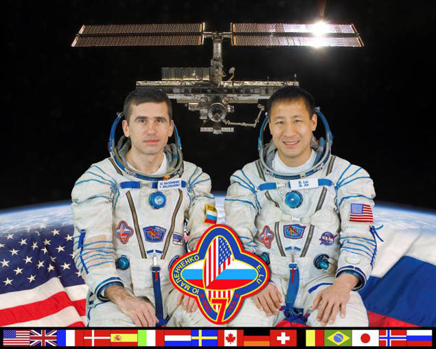 МКС-7: Командир Юрий Маленченко (Роскосмос) и бортинженер Эдвард Лу (НАСА).