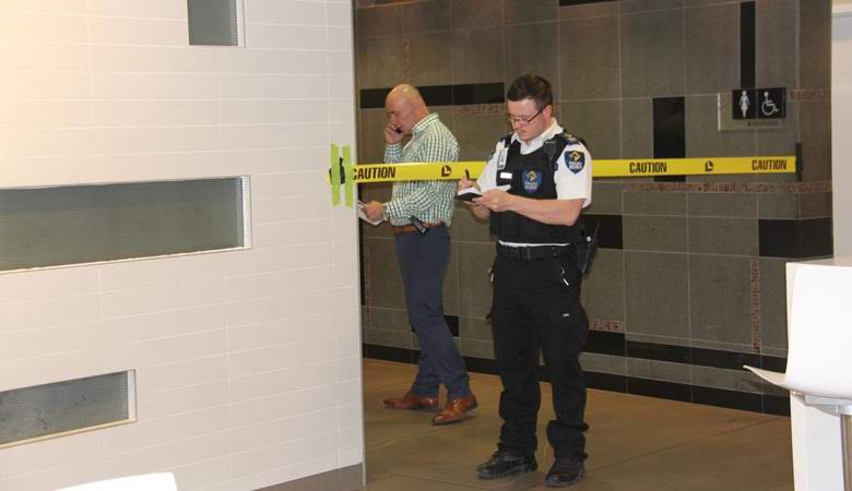 Загадочная смерть произошла в канадском торговом центре