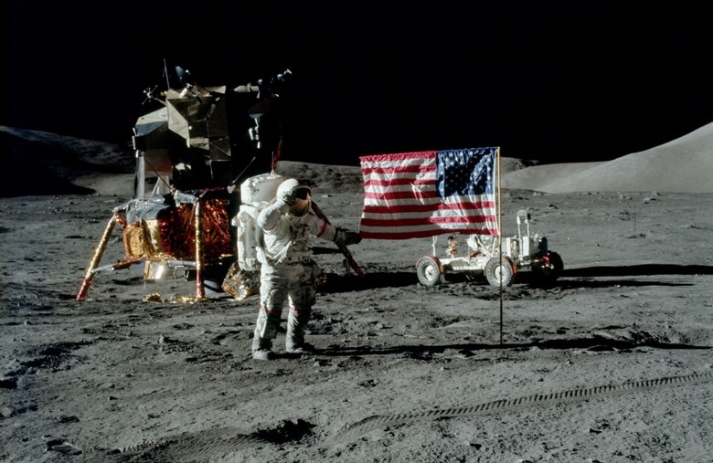 Российские ученые доказывают пребывание американцев на Луне