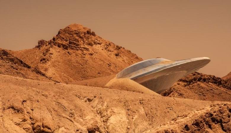 На марсианском снимке нашли «летающую тарелку» и след от ее падения