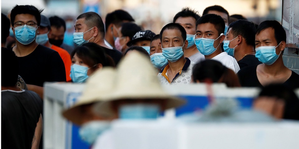 Медики выяснили, что вызвало вторую волну коронавируса в Пекине