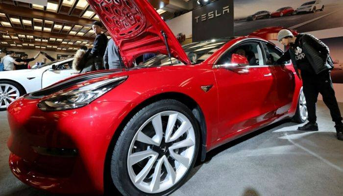 Tesla заняла последнее место в рейтинге качественных автомашин