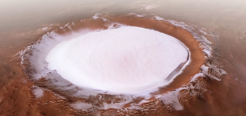 Опубликовано качественное видео пролета над марсианским кратером
