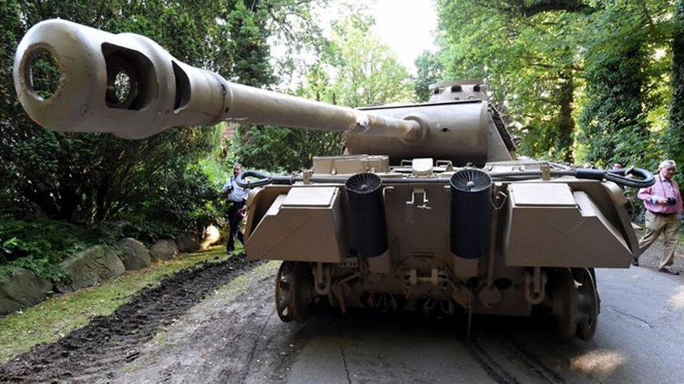 Немец прятал в подвале дома танк «Пантера» и зенитное орудие