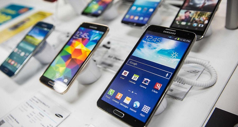 В Европе запретят продажу смартфонов без съемного аккумулятора