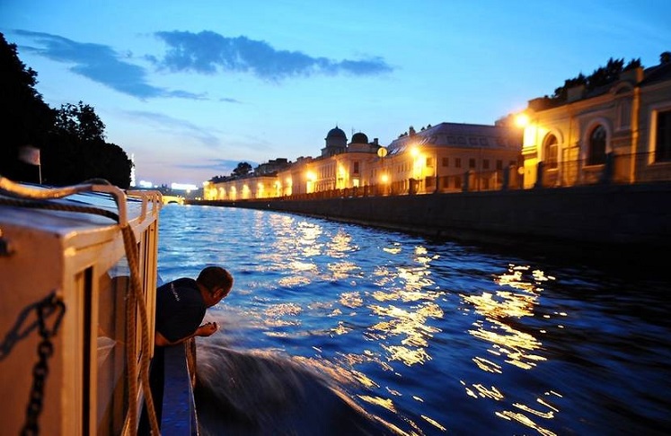 Санкт-Петербург может уйти под воду из-за подъема уровня мирового океана, сообщил эксперт