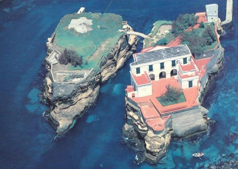 Итальянский мистический остров Гайола
