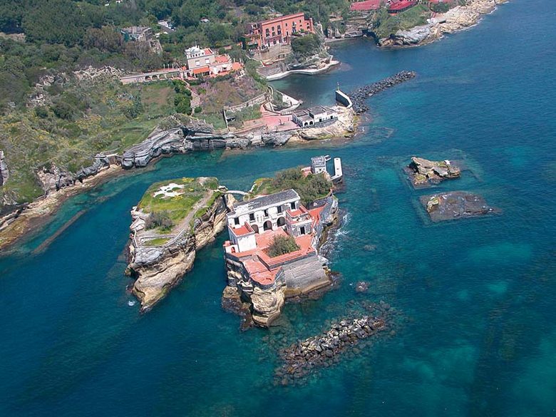 Итальянский мистический остров Гайола