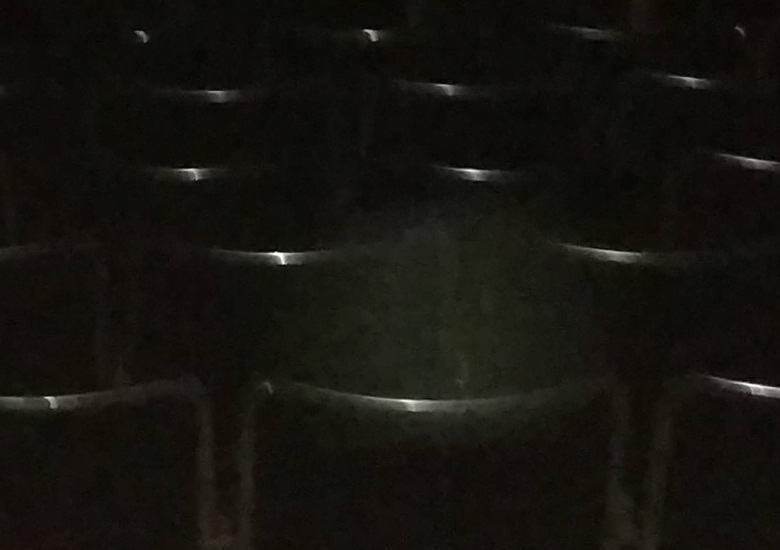 В кинотеатре засняли призрачного зрителя