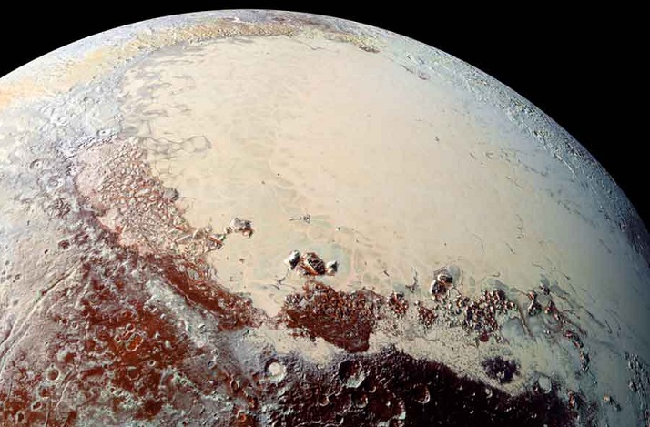 Горы на Плутоне оказались не ледяными вулканами