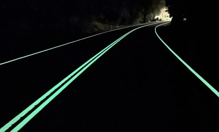 В Австралии тестируют новый тип дорожной разметки, светящейся в темноте 