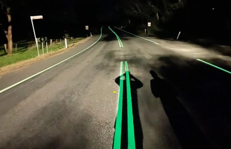 В Австралии тестируют новый тип дорожной разметки, светящейся в темноте 