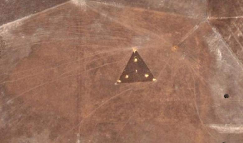 На спутниковых фото Австралии нашли «летающую тарелку»