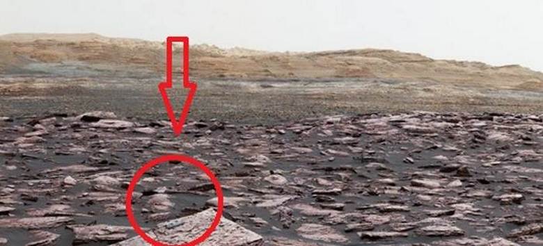 На Марсе обнаружен обломок трубы
