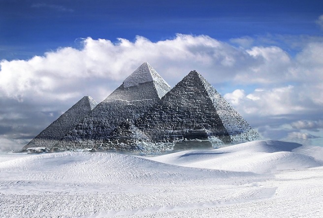 Древнейшие пирамиды на Земле скрываются под толщей снежного покрова Антарктиды" />


