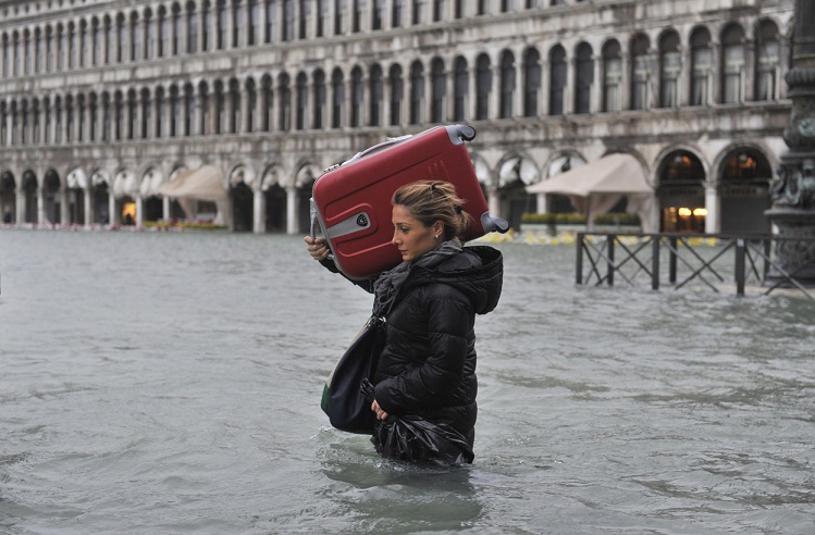 Ученые: Венеция в ближайшие годы прекратит свое существование" />


