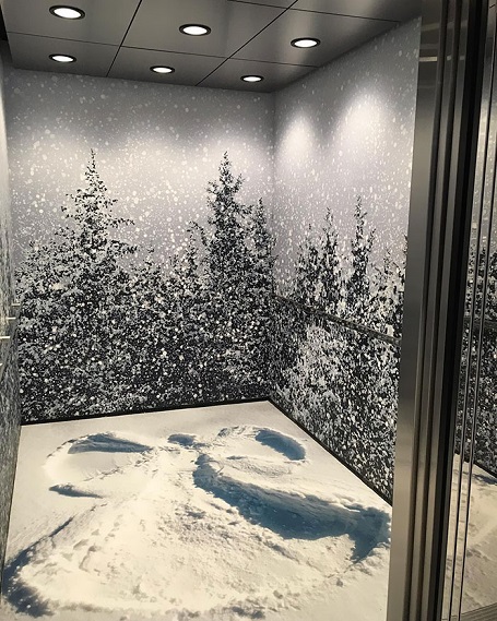 Фото дня: Зимнее настроение в лифте