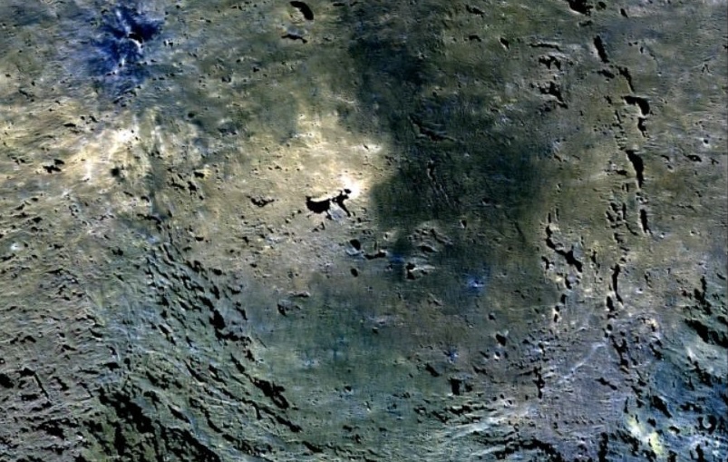 В кратере Цереры обнаружили остатки рассола и органику