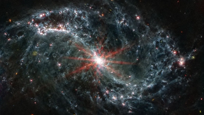 Телескоп Джеймс Уэбб дает новое понимание раннего звездообразования
