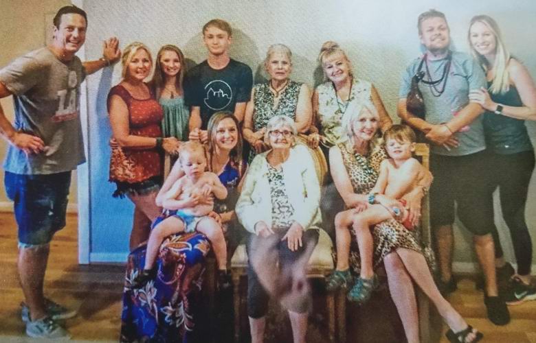 История обычной семьи 31. Семейное фото которое повергнет вас в ШОК. Семейное фото которое повергнет в ШОК.