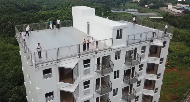 В Китае построили 10-этажный дом за 29 часов