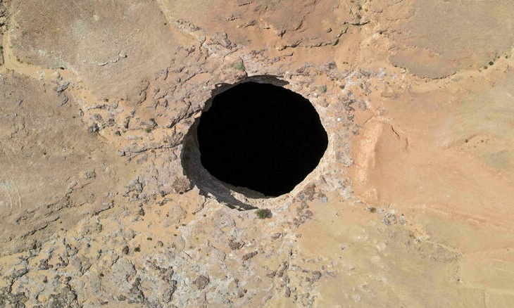 Что находится на дне «Адского колодца» в Йемене, выяснили спелеологи